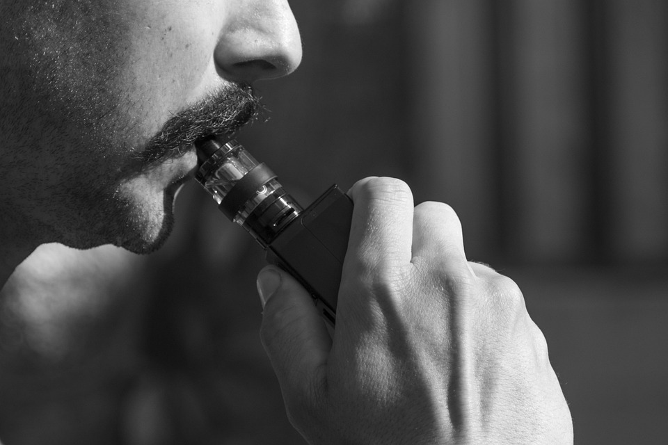 vaping 3576049 960 720